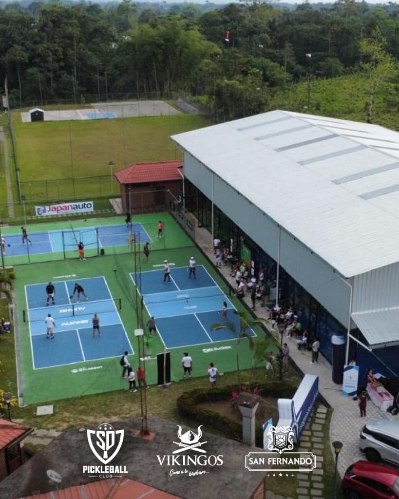 Vista aérea del complejo de canchas SD Pickleball Club